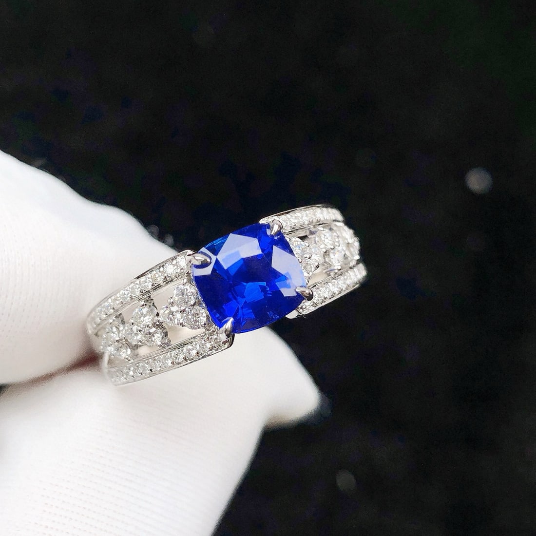 14k Gold 1.89 Ctw Natural Sapphire & Diamond Ring - 6