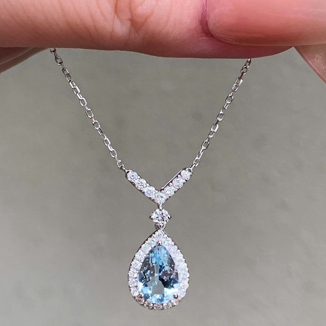 14k Gold 1.54 Ctw Natural Aquamarine & Diamond Necklace - 4