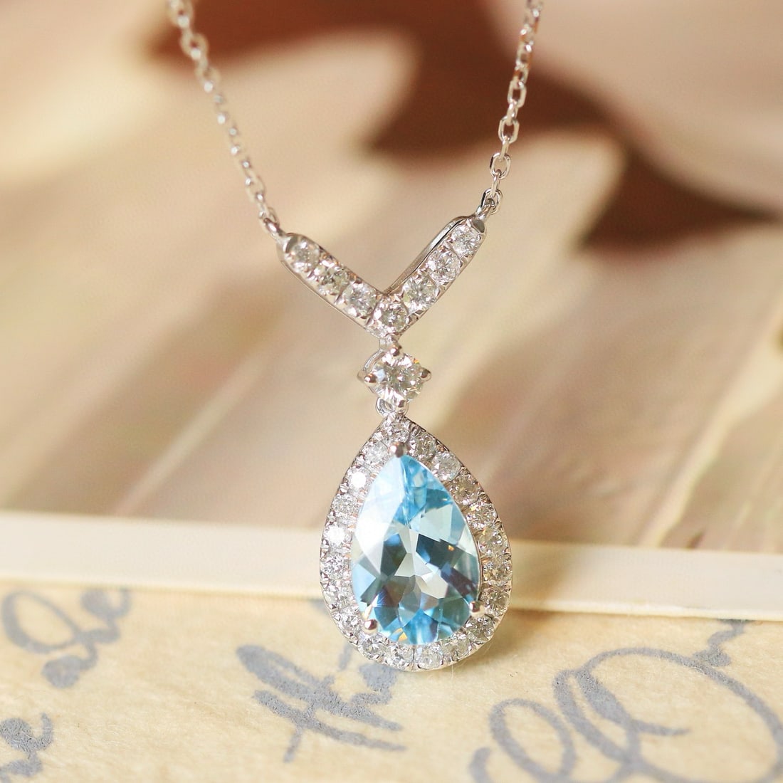 14k Gold 1.54 Ctw Natural Aquamarine & Diamond Necklace - 8