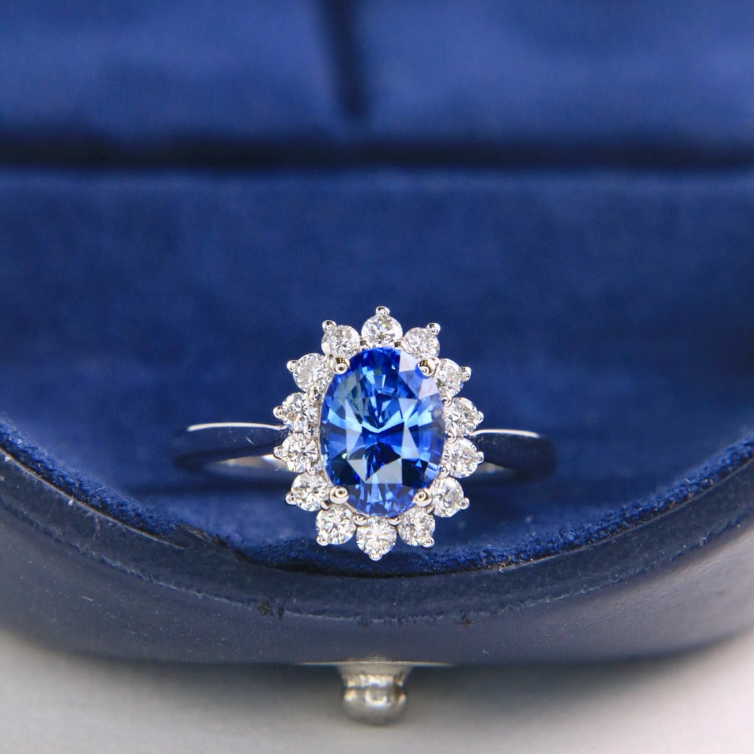 14k Gold 2.55 Ctw Natural Sapphire & Diamond Ring: Ref:231064319 // gold content:14k gold // ring size:7. 25us // // main gemstone:sapphire // shape:oval // carat weight:2. 14ct // color:cornflower blue // treatment:natural // // adjacent gemstone 2