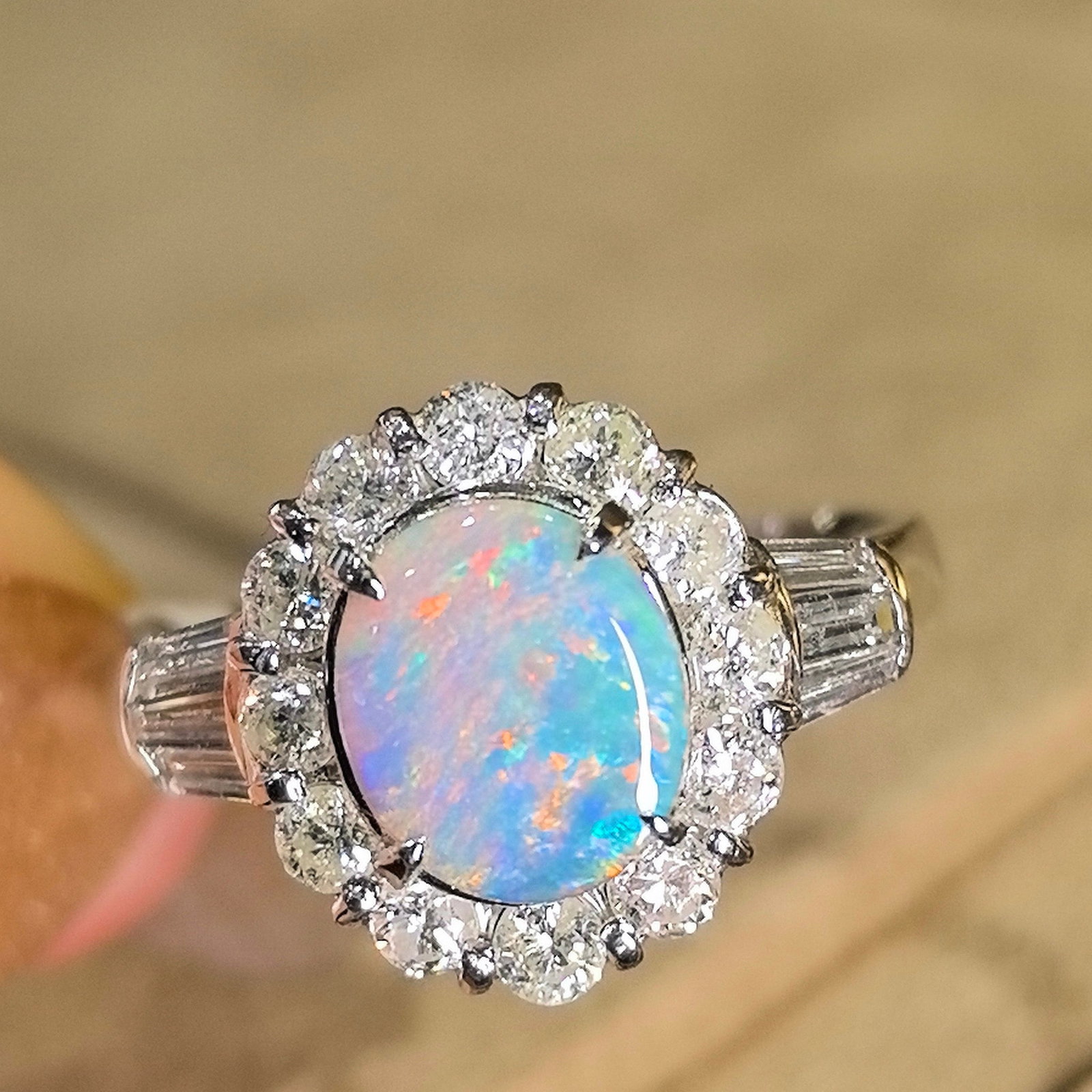 14k Gold 2.01 Ctw Natural Opal & Diamond Ring: Ref:231064330 // gold content:14k gold // ring size:7. 25us // // main gemstone:opal // shape:oval // carat weight:1ct // color:color // treatment:natural // // adjacent gemstone 2 : diamond //