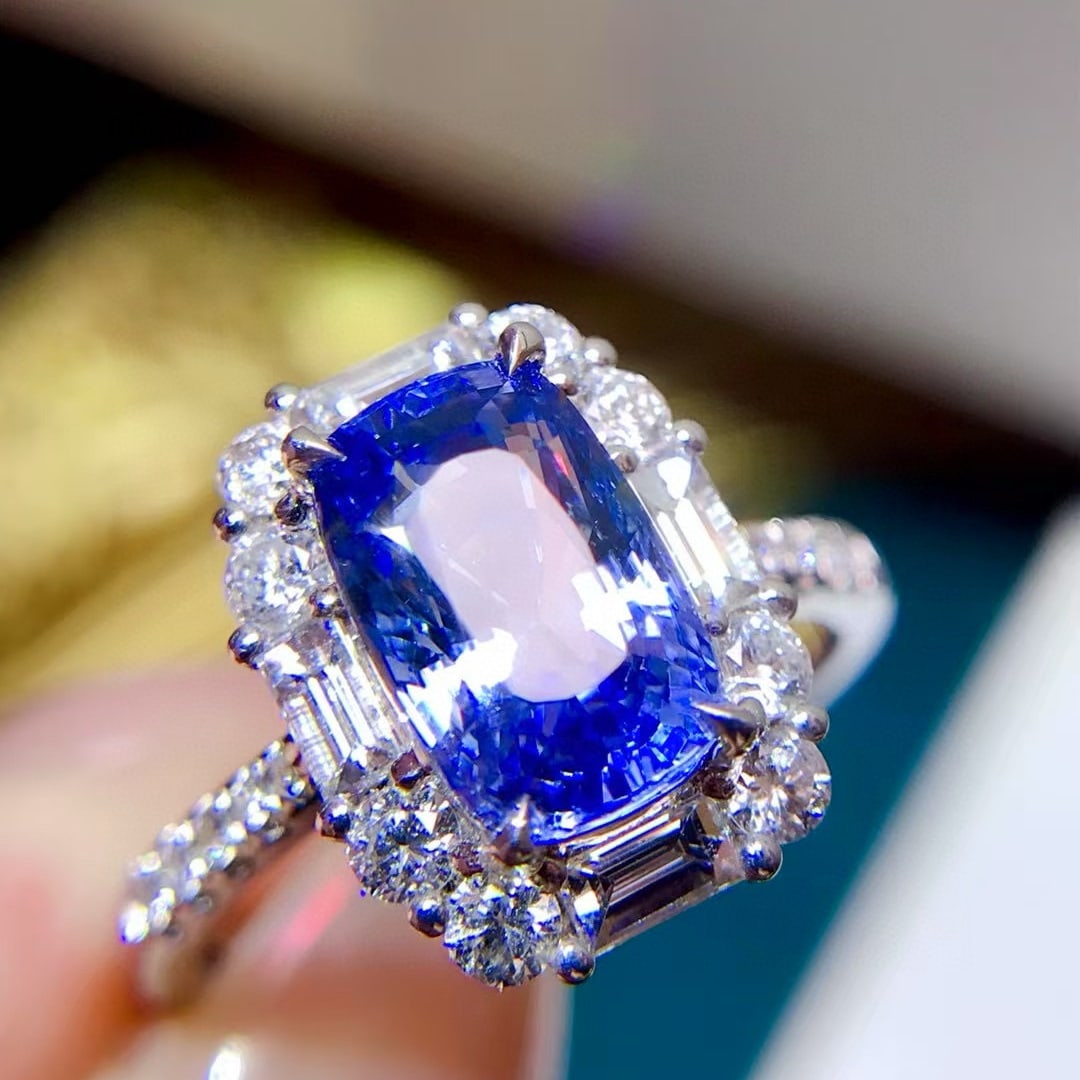 14k Gold 3.92 Ctw Natural Sapphire & Diamond Ring: Ref:231064354 // gold content:14k gold // ring size:7. 25us // // main gemstone:sapphire // shape:cushion // carat weight:3. 06ct // color:cornflower blue // treatment:natural // // adjacent gemstone