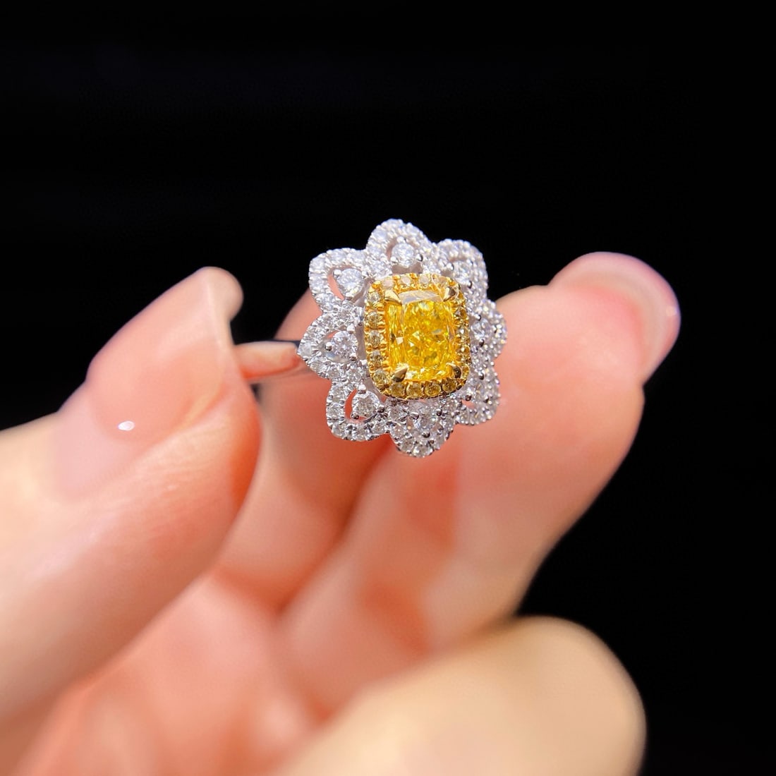 Gia Certified 14k Gold 0.92 Ctw Natural Yellow Diamond & Diamond Ring/pendant( Without Chain ) - 2