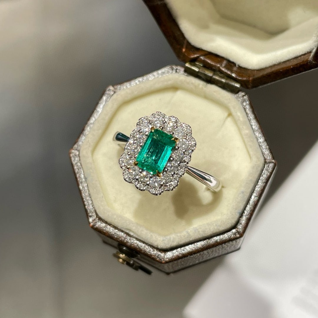 14k Gold 0.60 Ct Natural Emerald & Diamond Ring: Ref:231064366 // gold content:14k gold // ring size:7. 25us // // main gemstone:emerald // shape:octagonal // carat weight:0. 60ct // color:green // treatment:natural // // adjacent gemstone 2 :