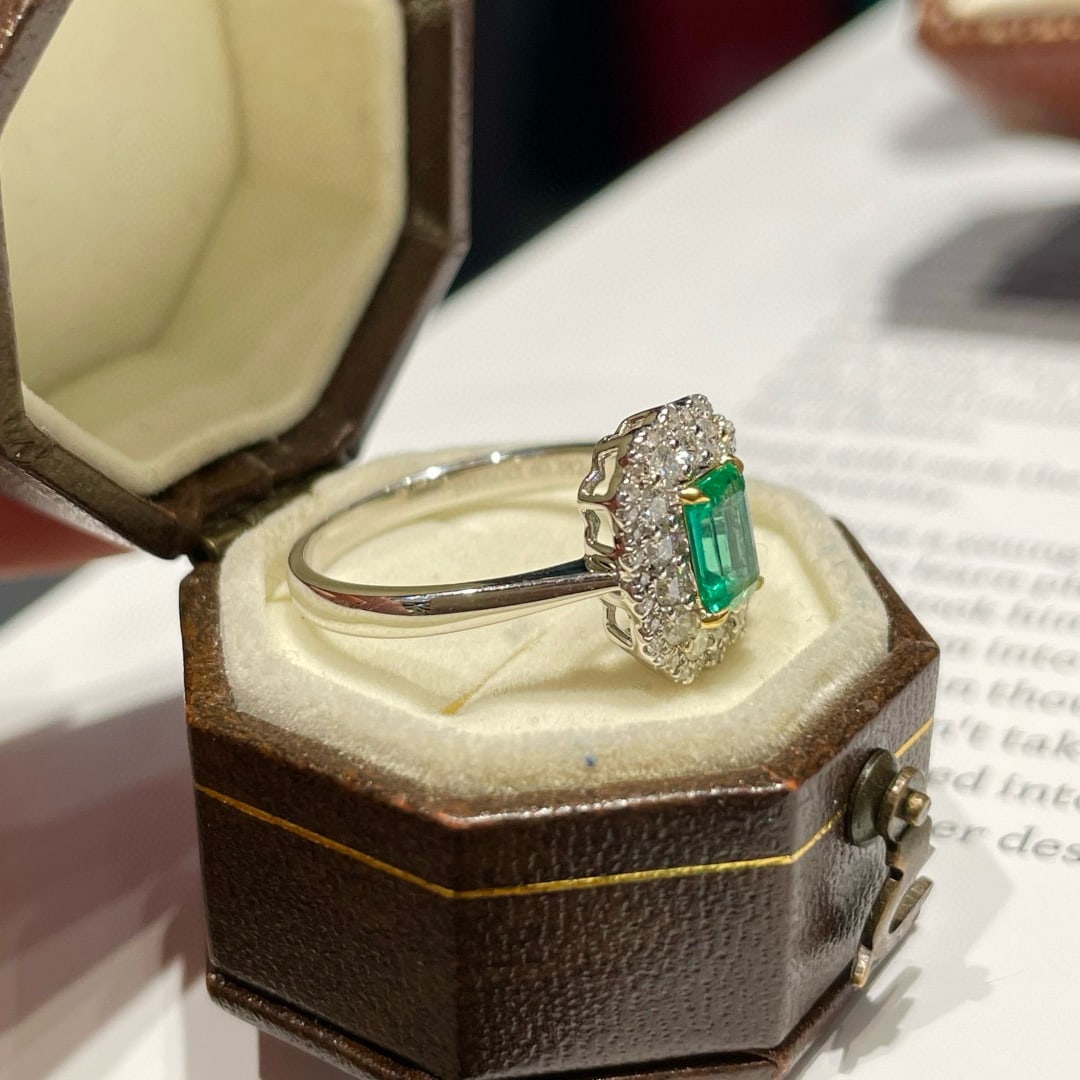 14k Gold 0.60 Ct Natural Emerald & Diamond Ring - 3