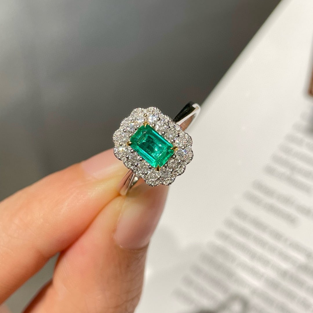 14k Gold 0.60 Ct Natural Emerald & Diamond Ring - 4