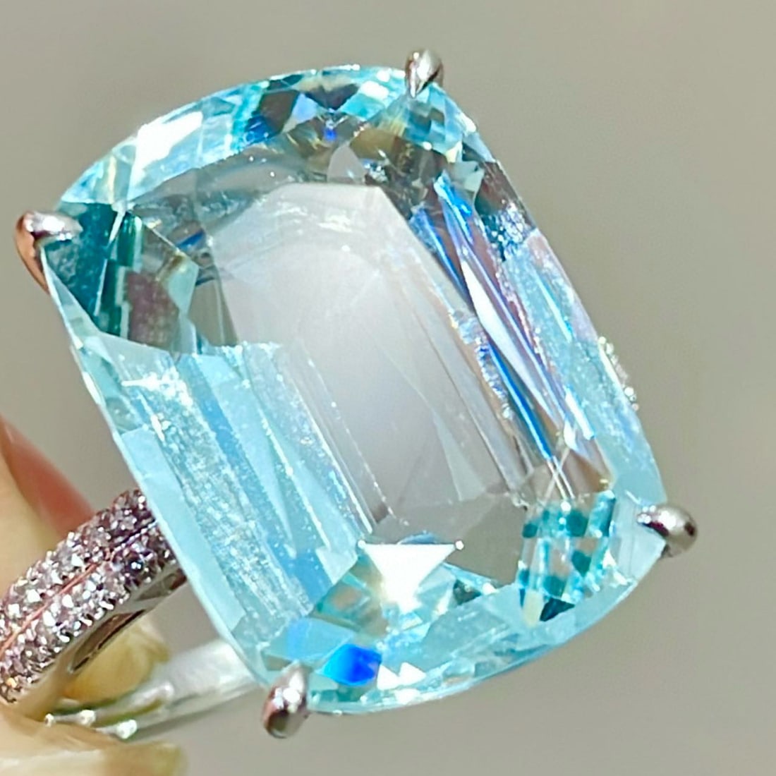 14k Gold 10 Ct Natural Aquamarine & Diamond Ring - 3