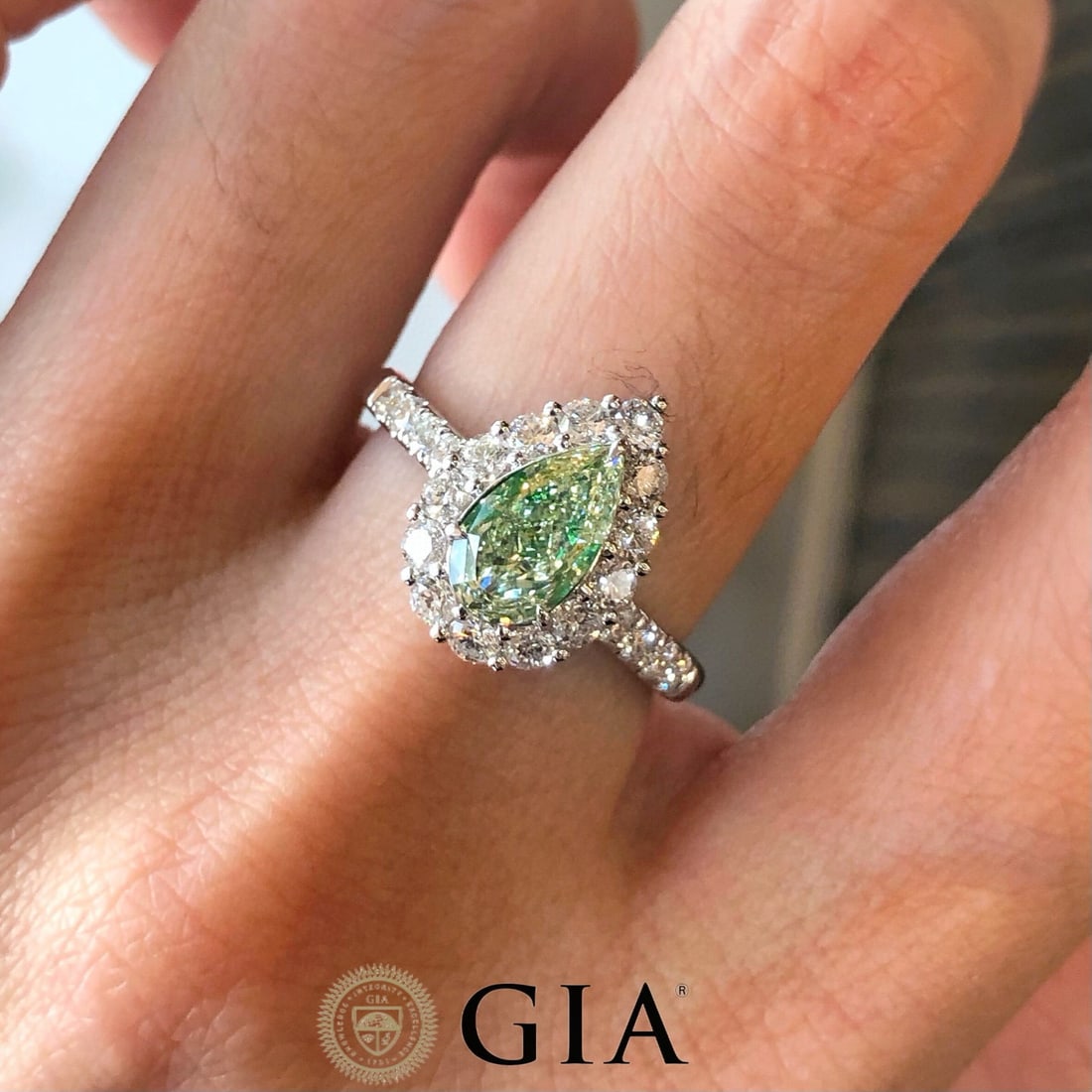 Gia Certified 14k Gold 1.07 Ct Natural Green Diamond & Diamond Ring - 4