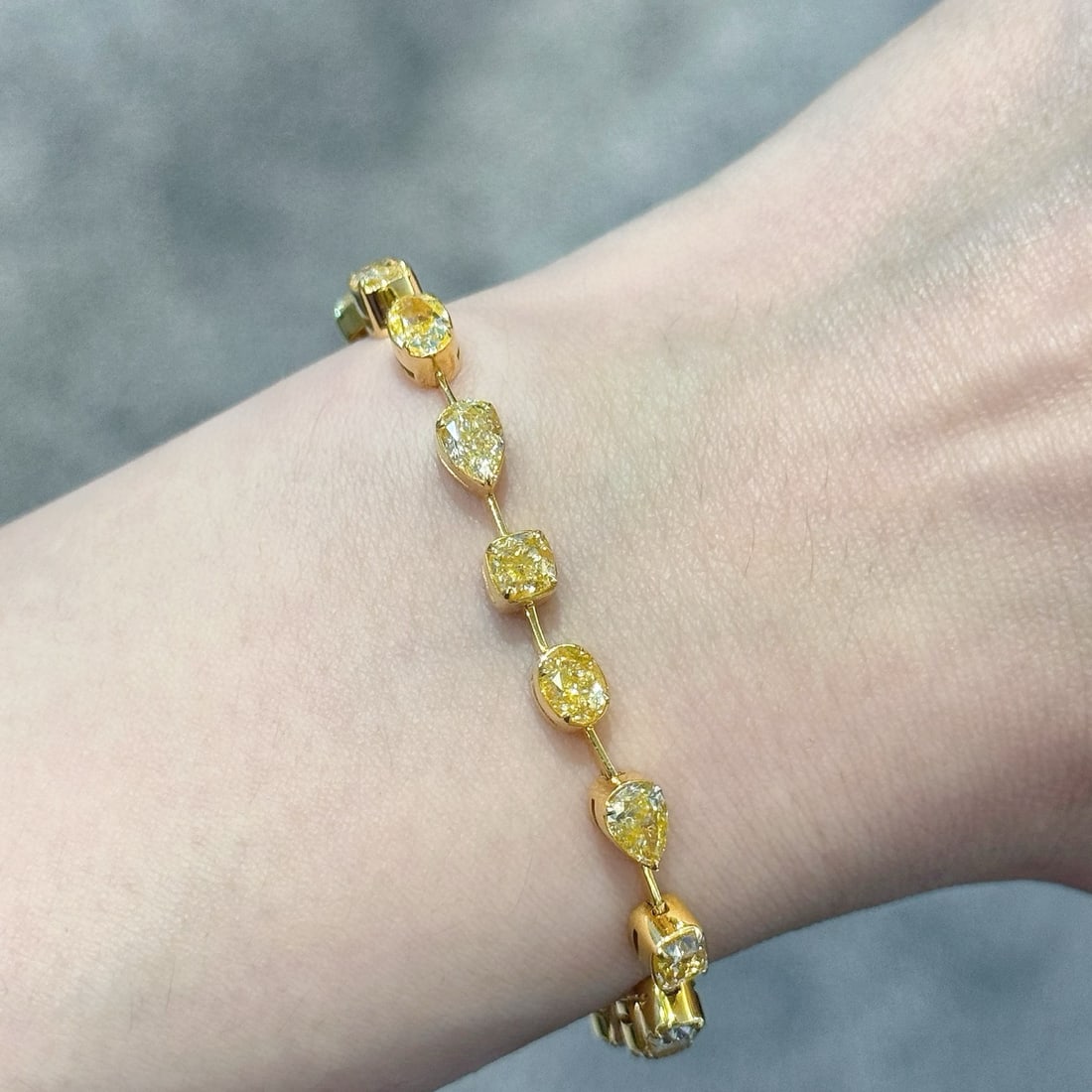 14k Gold 7.43 Ct Natural Yellow Diamond Bracelet - 3