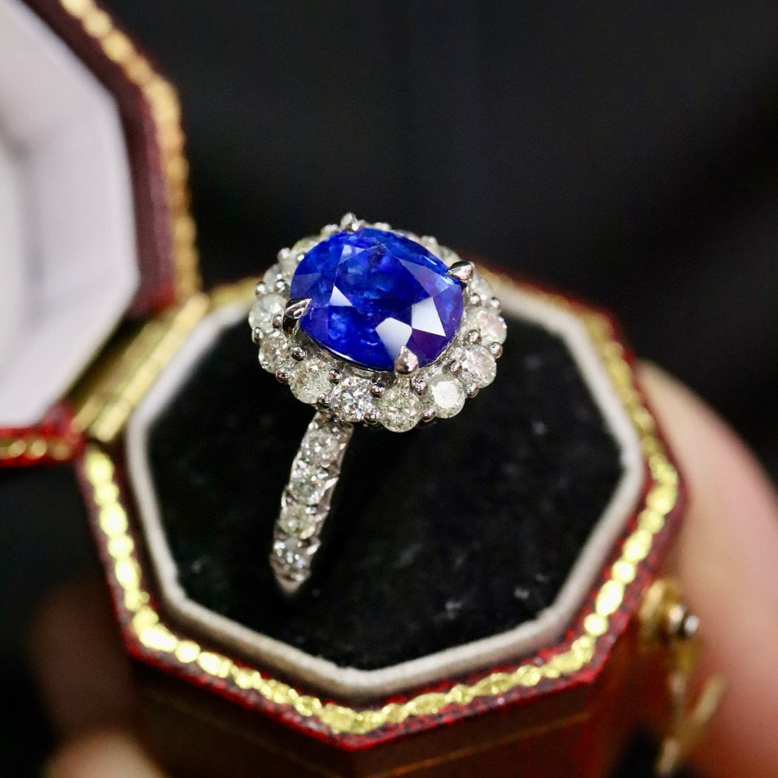 14k Gold 3.17 Ctw Vivid Blue Natural Sapphire & Diamond Ring - 3