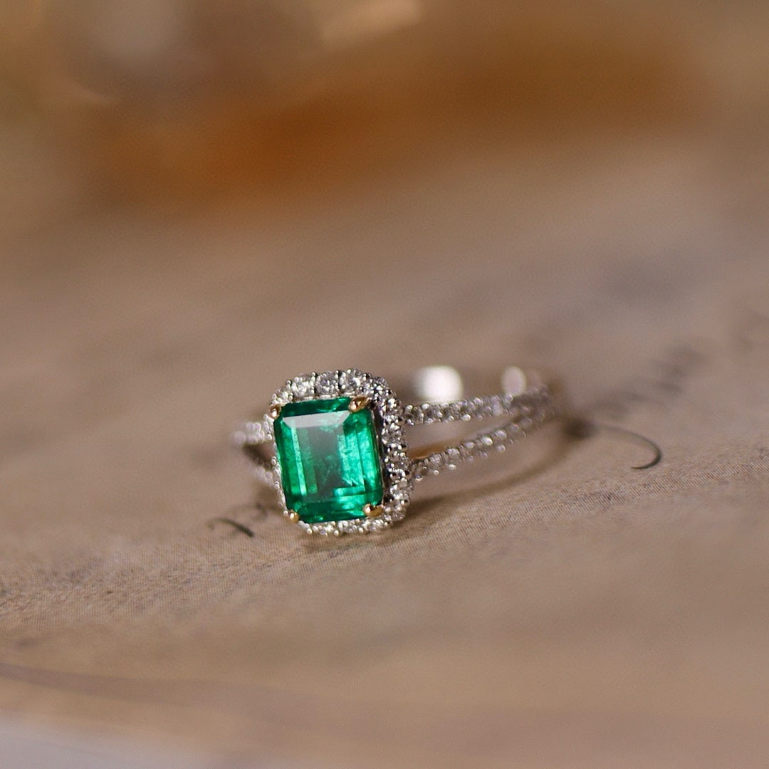 14k Gold 1.46 Ctw Vivid Green Natural Emerald & Diamond Ring - 3
