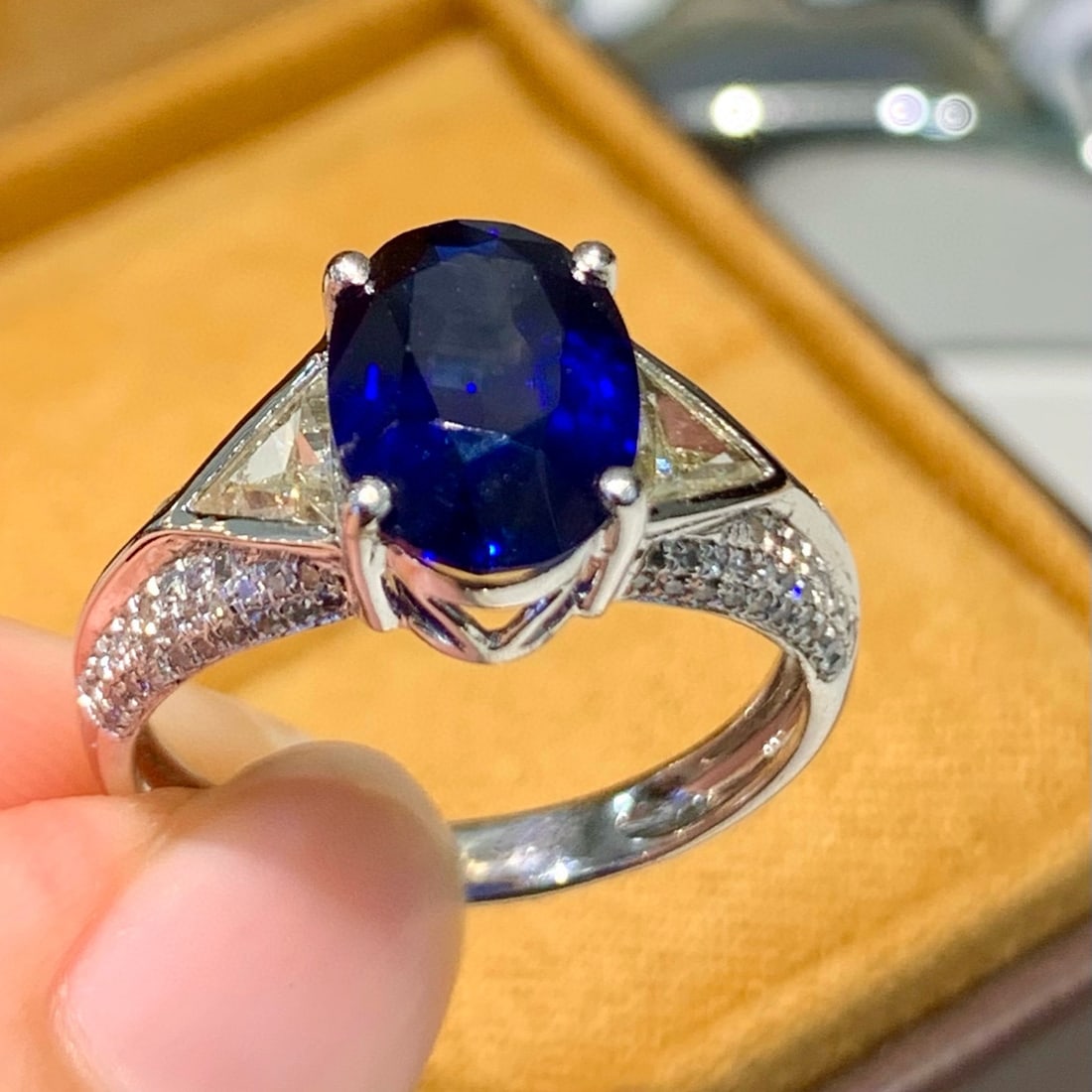 14k Gold 3.3 Ct Natural Sapphire & Diamond Ring - 2