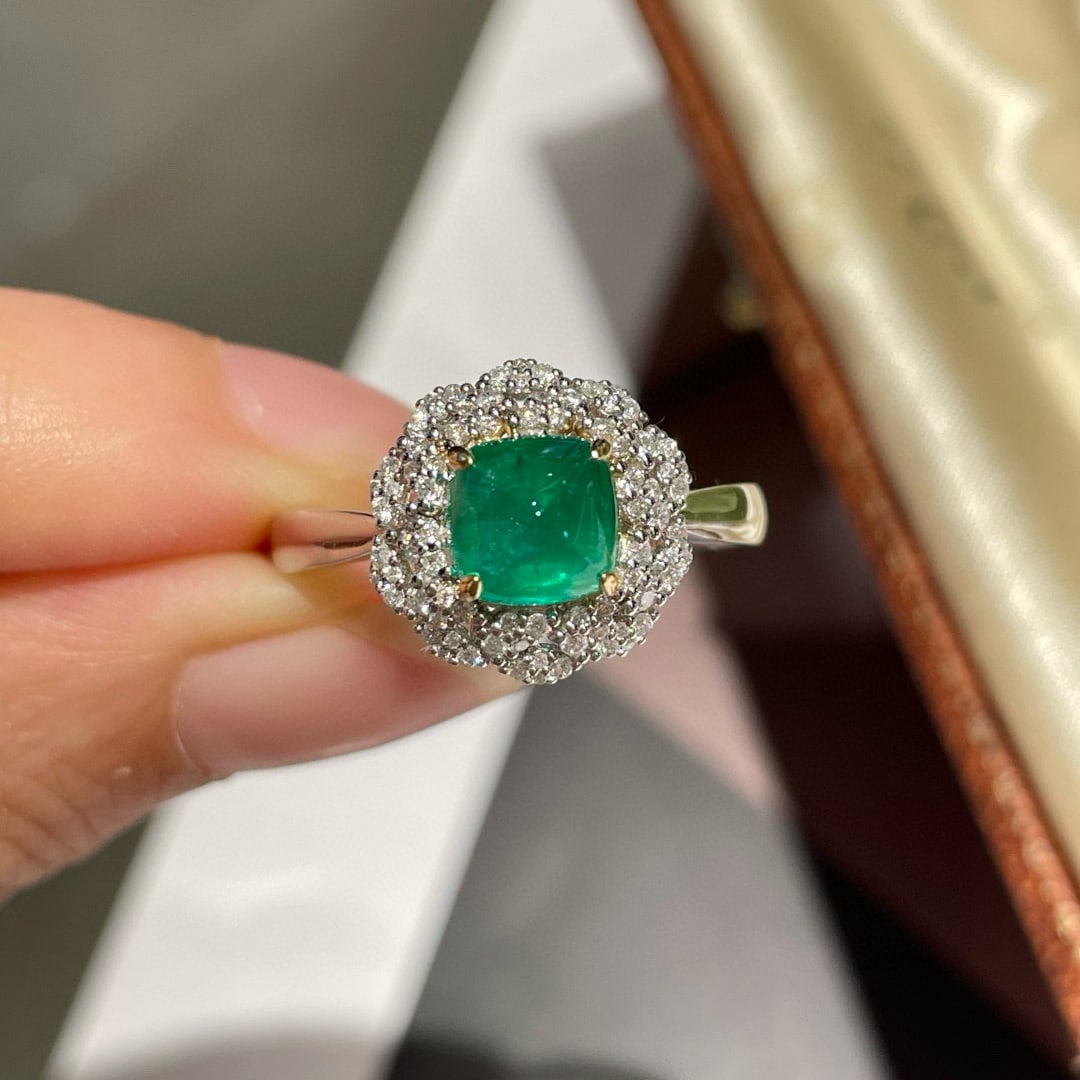 14k Gold 1.30 Ct Natural Emerald & Diamond Ring: Ref:231064446 // gold content:14k gold // ring size:7. 25us // // main gemstone:emerald // shape:sugar-loaf // carat weight:1. 30ct // color:green // treatment:natural // // adjacent gemstone 2 : diam