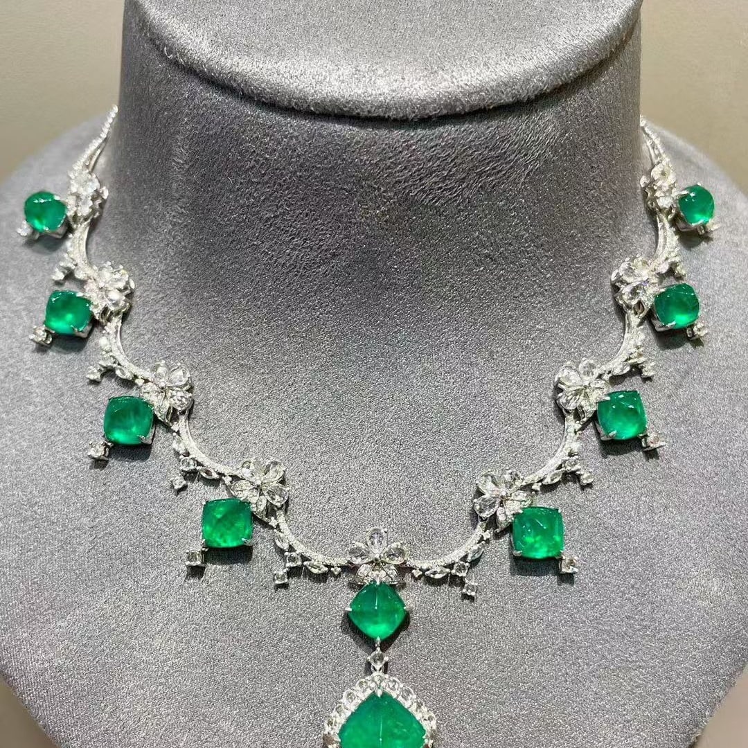 14k Gold 15.08 Ct Vivid Green Natural Emerald & Diamond & Sapphire Necklace - 4