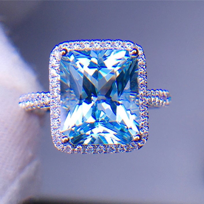 14k Gold 4.2 Ct Natural Aquamarine & Diamond Ring - 5