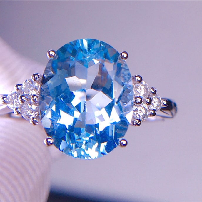 14k Gold 3.25 Ct Natural Aquamarine & Diamond Ring: Ref:231065085 // gold content:14k gold // ring size:7. 25us // // main gemstone:aquamarine // shape:oval // carat weight:3. 25ct // color:santa maria color // treatment:natural // // adjacent