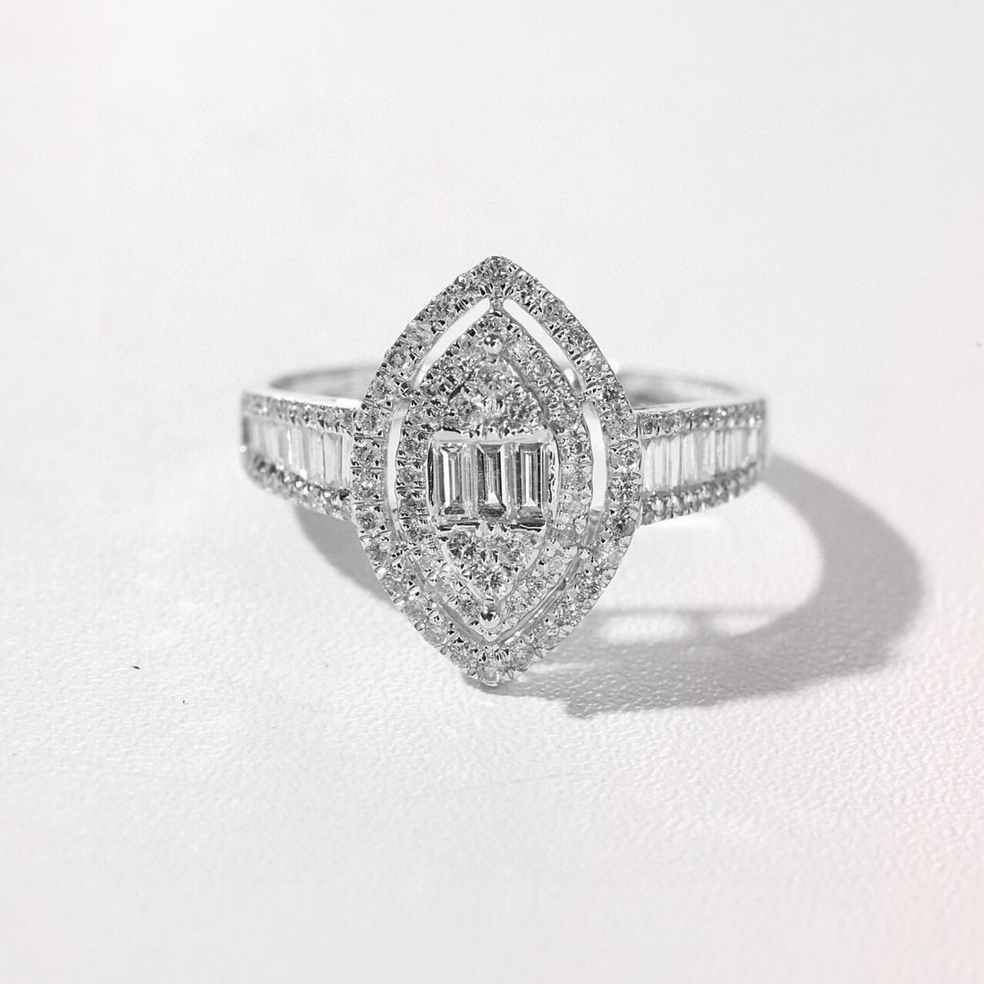 14k Gold 0.65 Ct Natural H Diamond Ring - 7