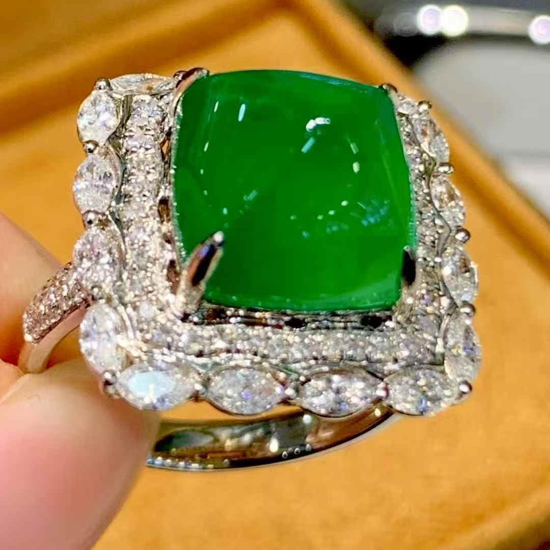 14k Gold 5.71 Ct Vivid Green Natural Emerald & Diamond Ring - 4