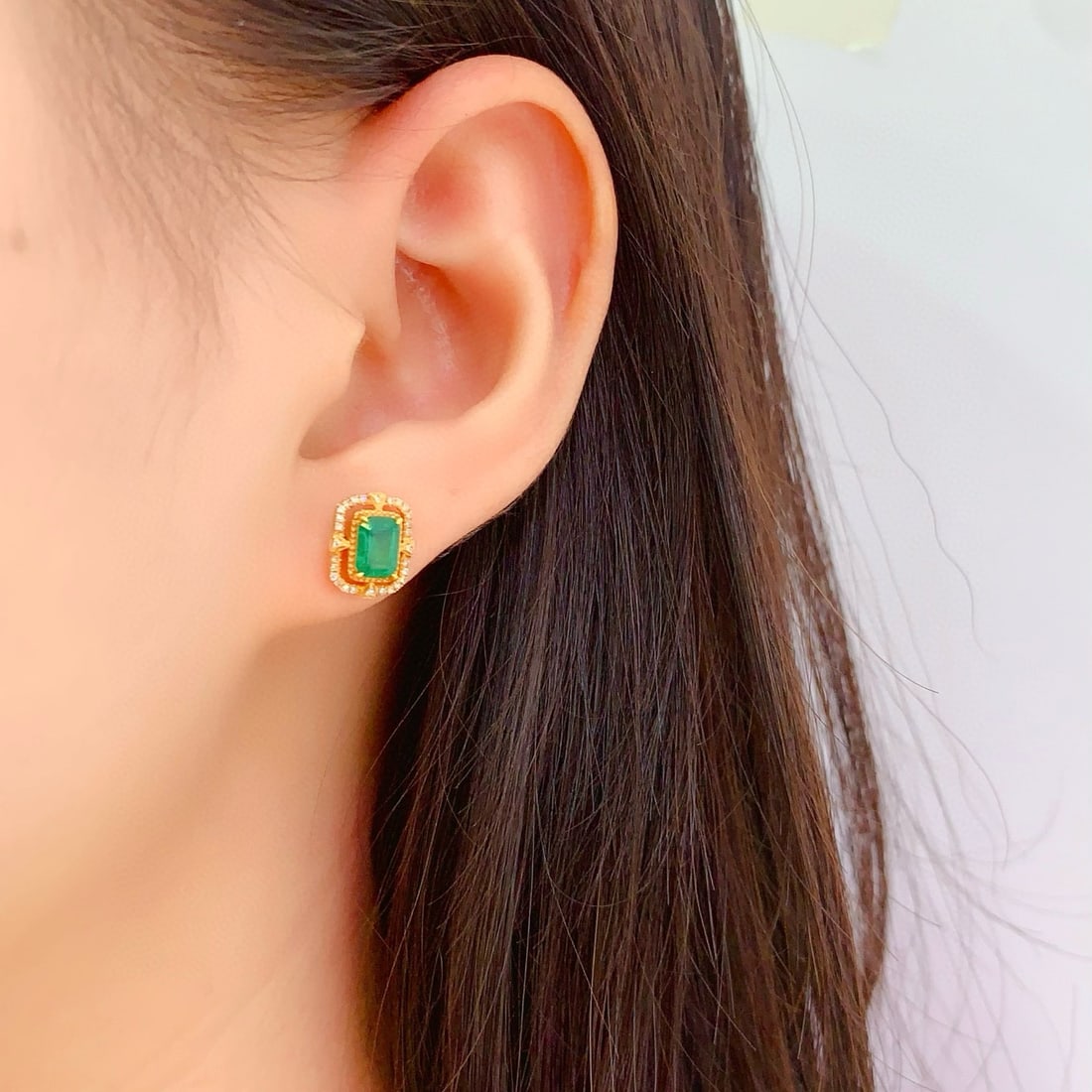 14k Gold 1.8 Ct Natural Emerald & Diamond Earrings - 5