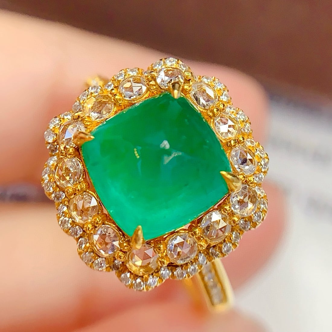 14k Gold 3.38 Ct Natural Emerald & Diamond Ring: Ref:231065146 // gold content:14k gold // ring size:7. 25us // // main gemstone:emerald // shape:sugar-loaf // carat weight:3. 38ct // color:green // treatment:natural // // adjacent gemstone 2 :