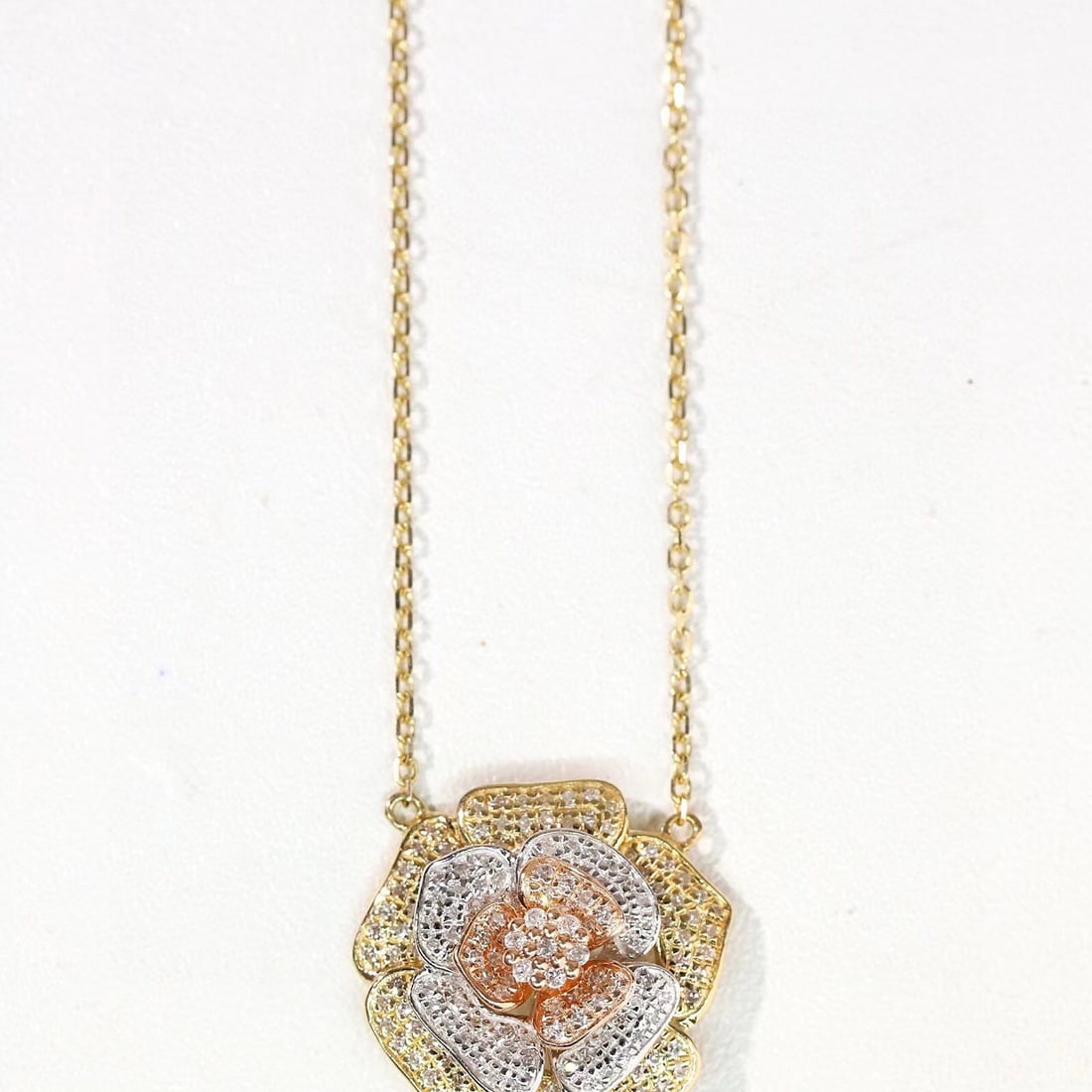 14k Gold 0.3 Ct Natural H Diamond & Flowers Necklace - 7