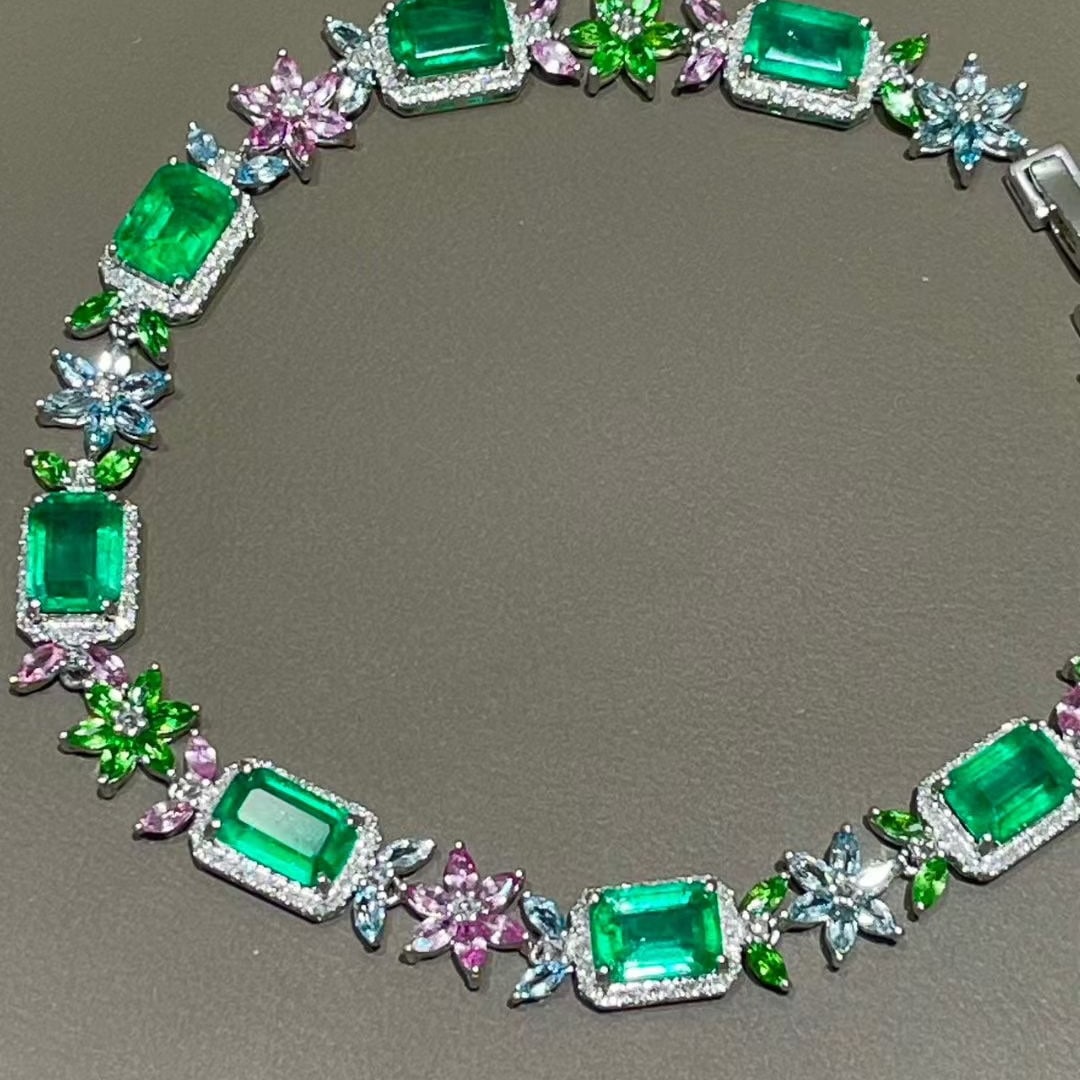 14k Gold 6.25 Ct Vivid Green Natural Emerald & Diamond Bracelet - 2
