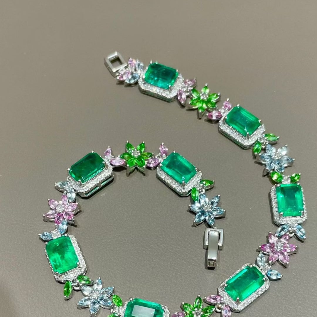 14k Gold 6.25 Ct Vivid Green Natural Emerald & Diamond Bracelet - 5