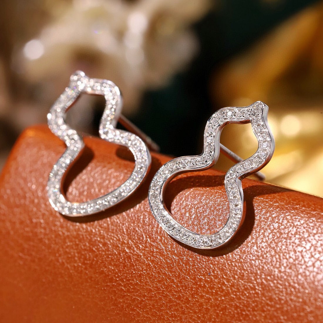 14k Gold 0.28 Ct Natural H Diamond Earrings - 8