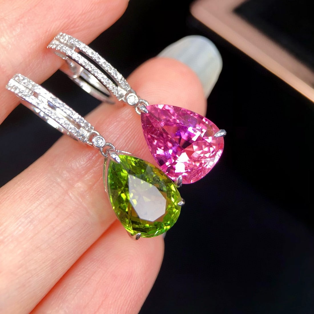 14k Gold 9.79 Ctw Natural Tourmaline & Diamond & Toi Et Moi Earrings: Ref:231065246 // gold content:14k gold // main gemstone:tourmaline // shape:pear // carat weight:9. 6ct // color:color // treatment:natural // // adjacent gemstone 2 : diamond // shape:round // carat 