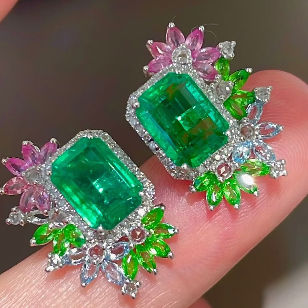 14k Gold 2.8 Ct Natural Emerald & Diamond Earrings - 2