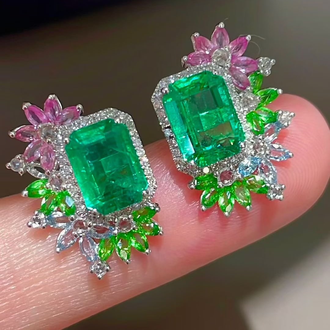 14k Gold 2.8 Ct Natural Emerald & Diamond Earrings - 3