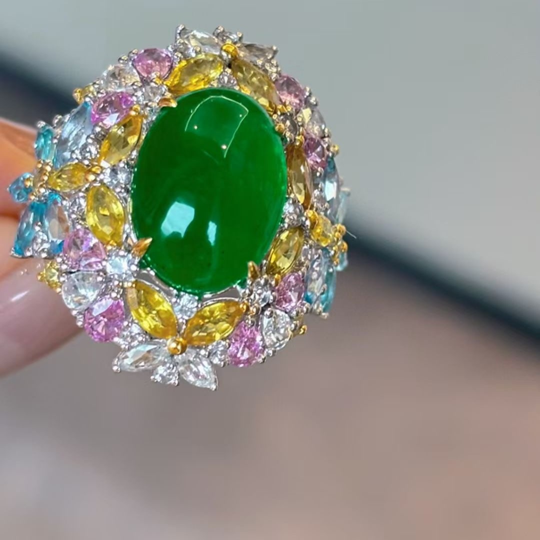 14k Gold 6.5 Ct Vivid Green Natural Emerald & Diamond Ring - 2