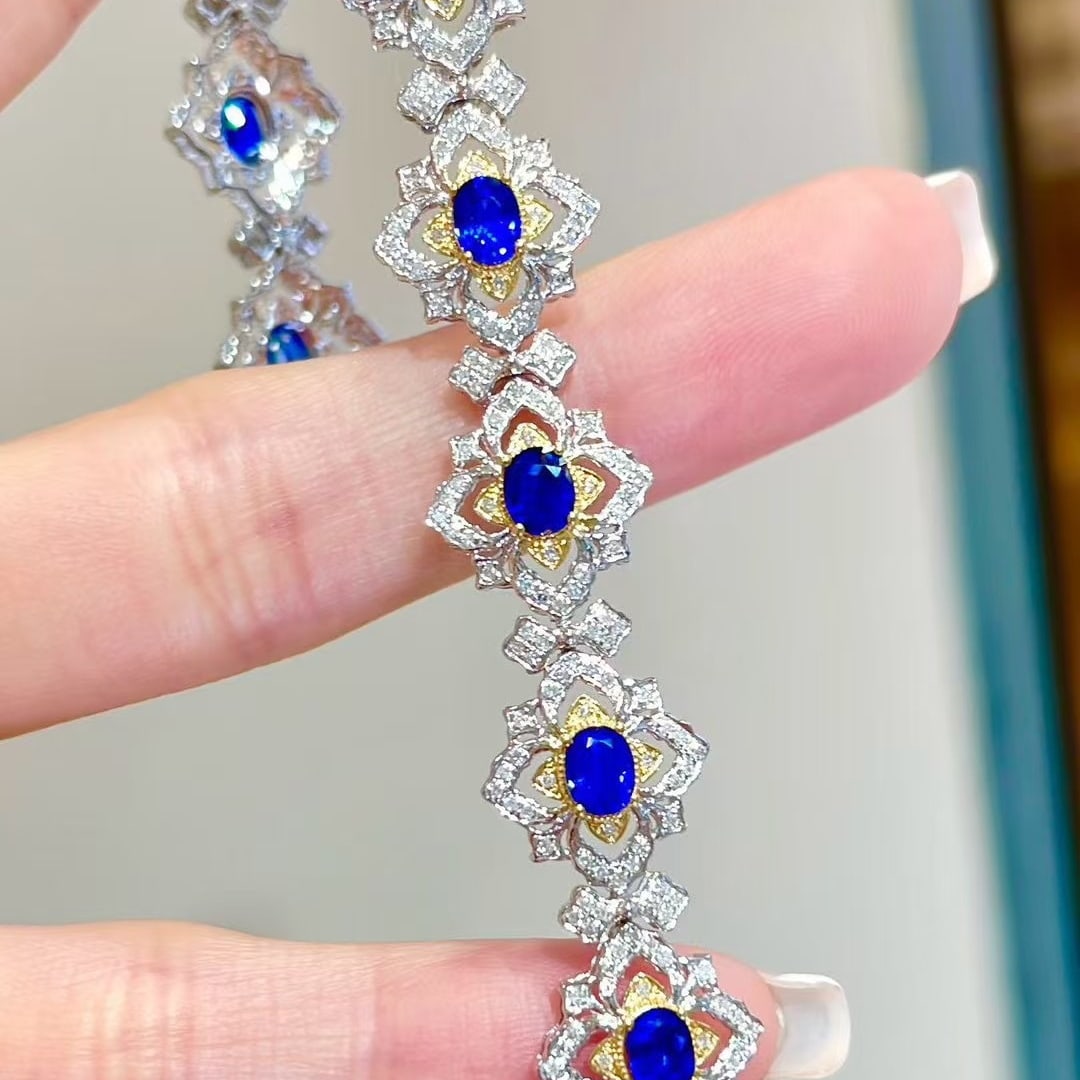 14k Gold 4.35 Ct Natural Sapphire & Diamond Bracelet: Ref:231065260 // gold content:14k gold // main gemstone:sapphire // shape:oval // carat weight:4. 35ct // color:royal blue // treatment:natural // // adjacent gemstone 2 : diamond // shape:round //