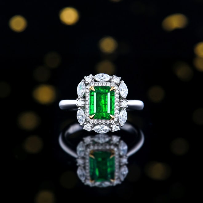 14k Gold 1.90 Ctw Vivid Green Natural Emerald & Diamond Ring: Ref:231066007 // gold content:14k gold // ring size:7. 25us // // main gemstone:emerald // shape:octagonal // carat weight:1. 23ct // color:vivid green // treatment:natural // // adjacent gemstone 2