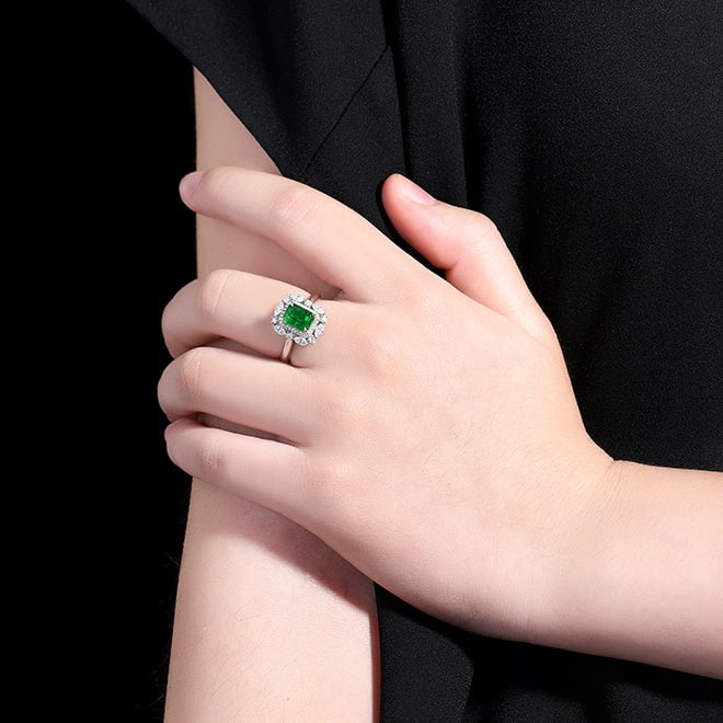 14k Gold 1.90 Ctw Vivid Green Natural Emerald & Diamond Ring - 7