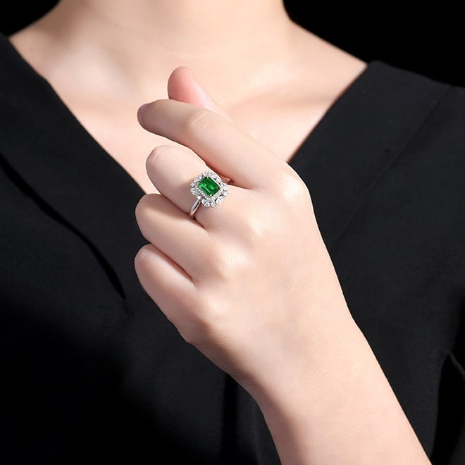 14k Gold 1.90 Ctw Vivid Green Natural Emerald & Diamond Ring - 8