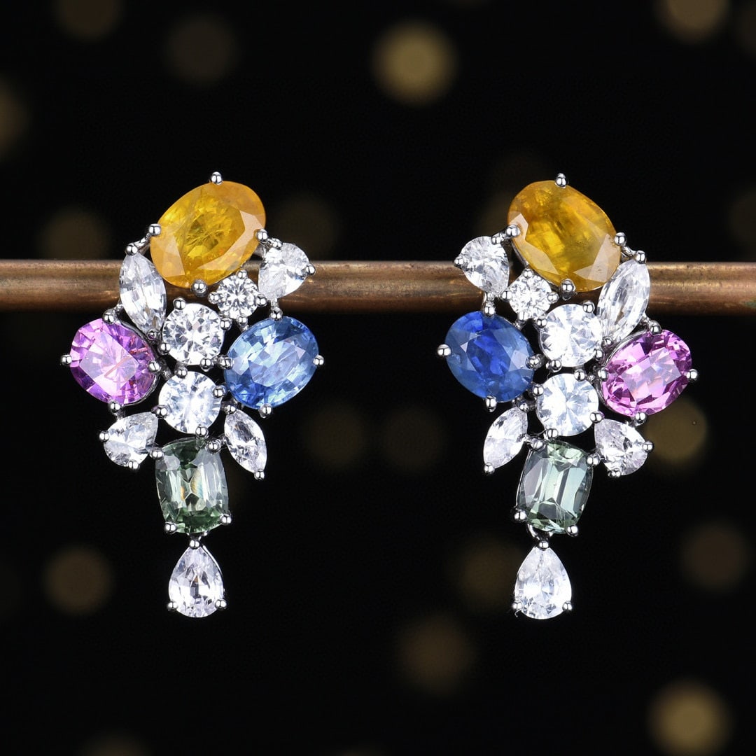 14k Gold 7.14 Ctw Natural Sapphire & Sapphire Earrings: Ref:231066019 // gold content:14k gold // main gemstone:sapphire // shape:oval // carat weight:5. 03ct // color:color // treatment:natural // // adjacent gemstone 2 : sapphire // number of stones:16
