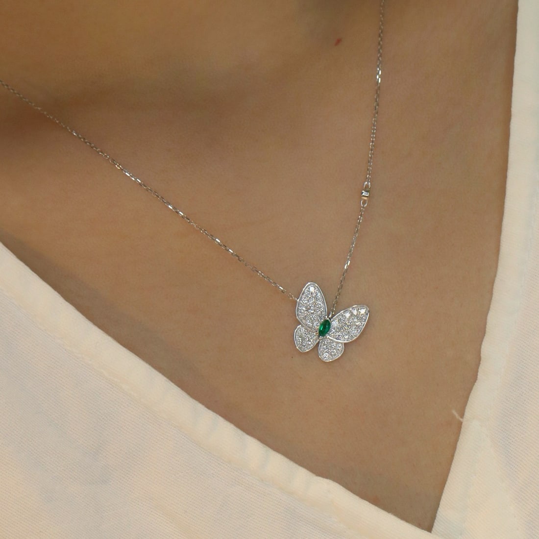 14k Gold 0.58 Ctw Vivid Green Natural Emerald & Diamond & Butterfly Necklace - 6
