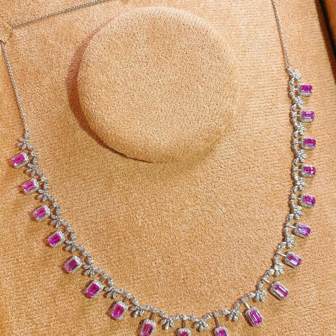 14k Gold 8 Ct Natural Sapphire & Diamond Necklace - 2
