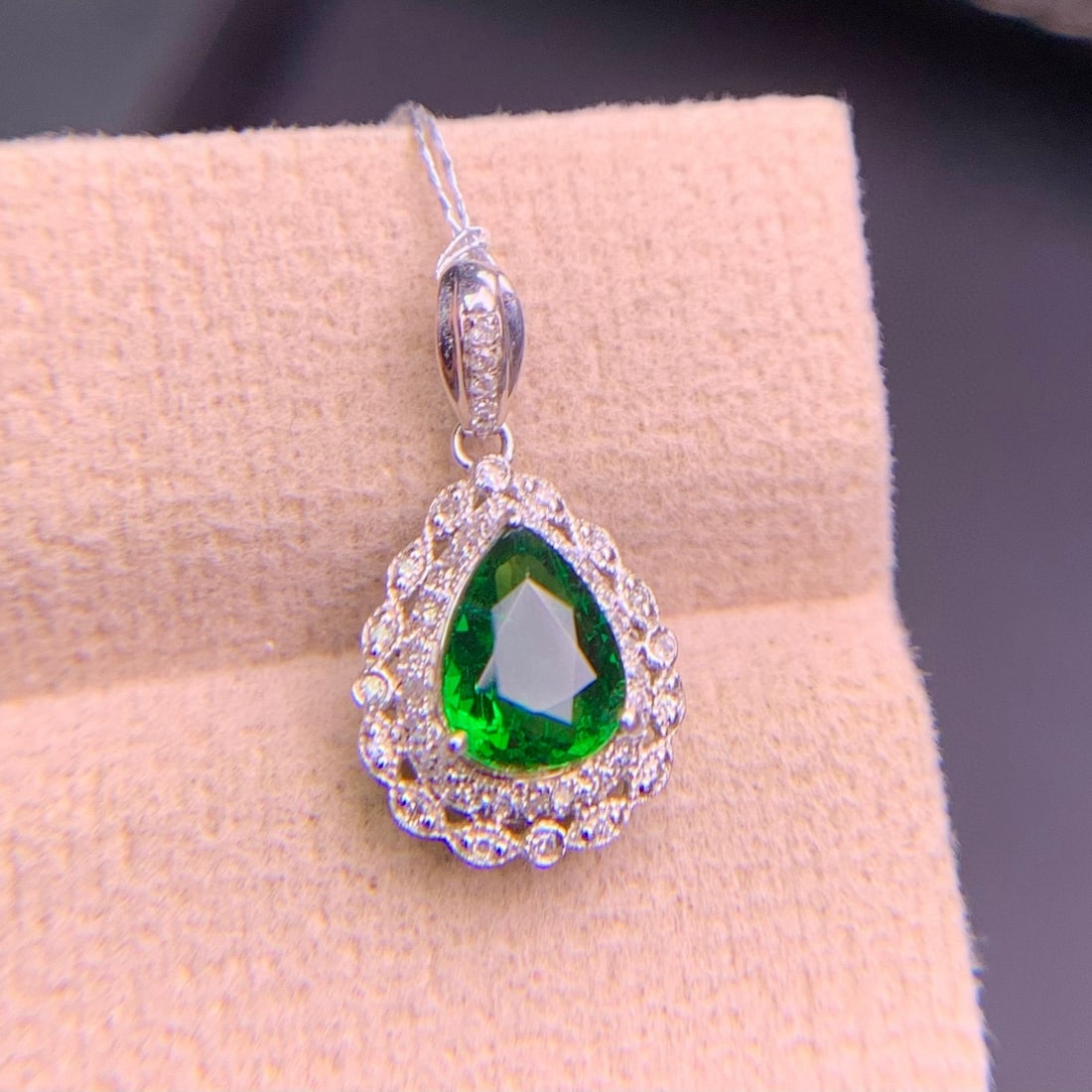 14k Gold 1.03 Ct Vivid Green Natural Tsavorite & Diamond Pendant( Without Chain ) - 6