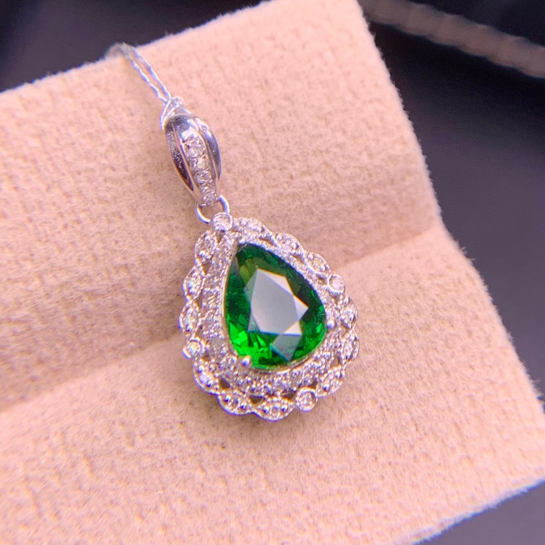 14k Gold 1.03 Ct Vivid Green Natural Tsavorite & Diamond Pendant( Without Chain ) - 8