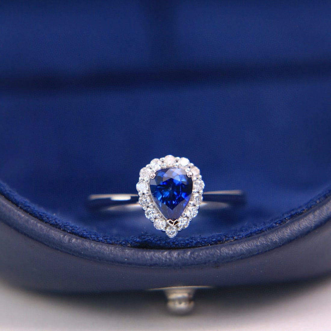 14k Gold 1.14 Ctw Natural Sapphire & Diamond Ring: Ref:231066081 // gold content:14k gold // ring size:7. 25us // // main gemstone:sapphire // shape:pear // carat weight:0. 98ct // color:royal blue // treatment:natural // // adjacent gemstone 2 :