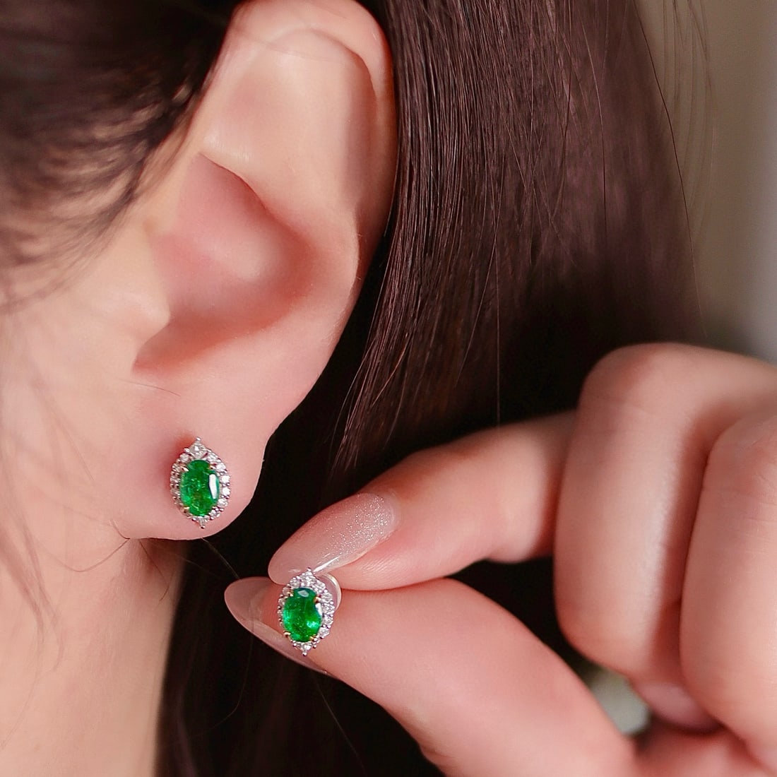 14k Gold 1.11 Ctw Vivid Green Natural Emerald & Diamond Earrings - 4