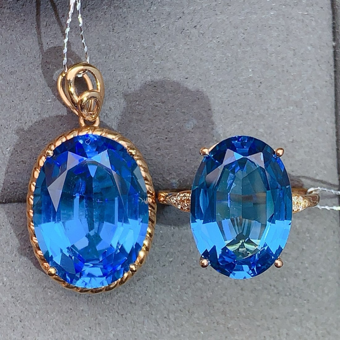 14k Gold 20.24 Ctw Natural Topaz & Diamond Jewelry Set: Ref:231066096 // gold content:14k gold // ring size:7. 25us // // pendant(without chain) // main gemstone:topaz // shape:oval // carat weight:12. 9ct // color:blue // treatment:natural // // ring //