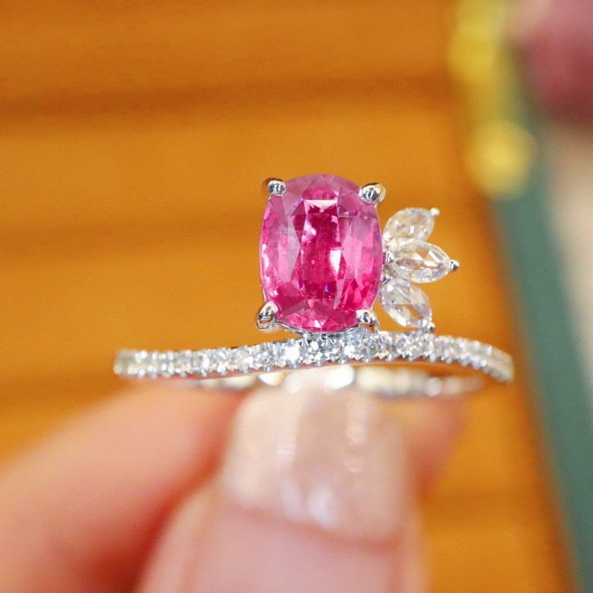 14k Gold 1.22 Ctw Natural Sapphire & Diamond Ring: Ref:231066105 // gold content:14k gold // ring size:7. 25us // // main gemstone:sapphire // shape:oval // carat weight:1. 03ct // color:pink // treatment:natural // // adjacent gemstone 2 : diamond