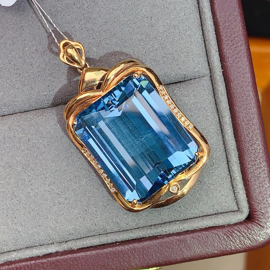 14k Gold 44.58 Ctw Natural Topaz & Diamond Jewelry Set - 3