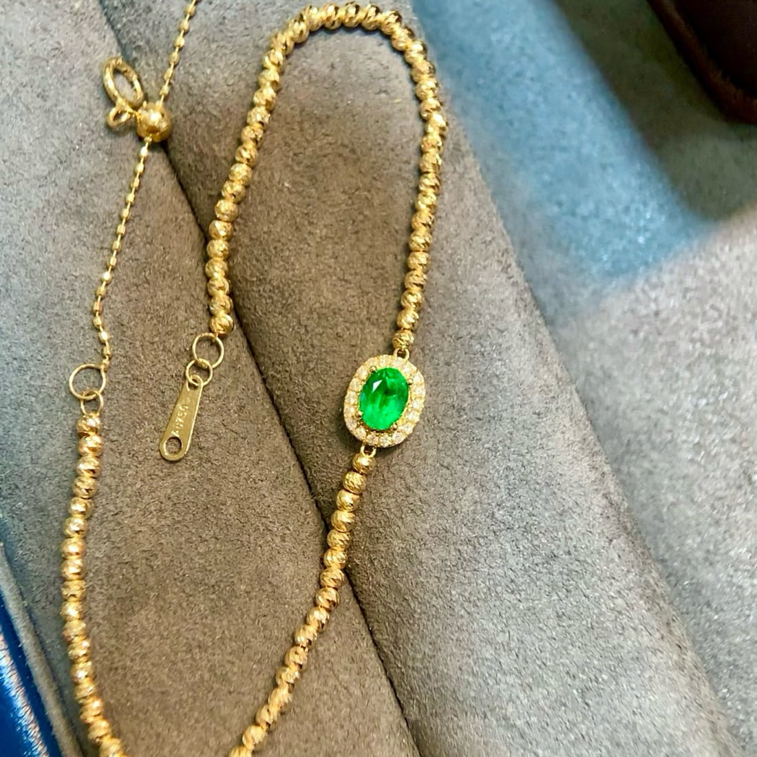 14k Gold 0.43 Ctw Vivid Green Natural Emerald & Diamond Bracelet - 3