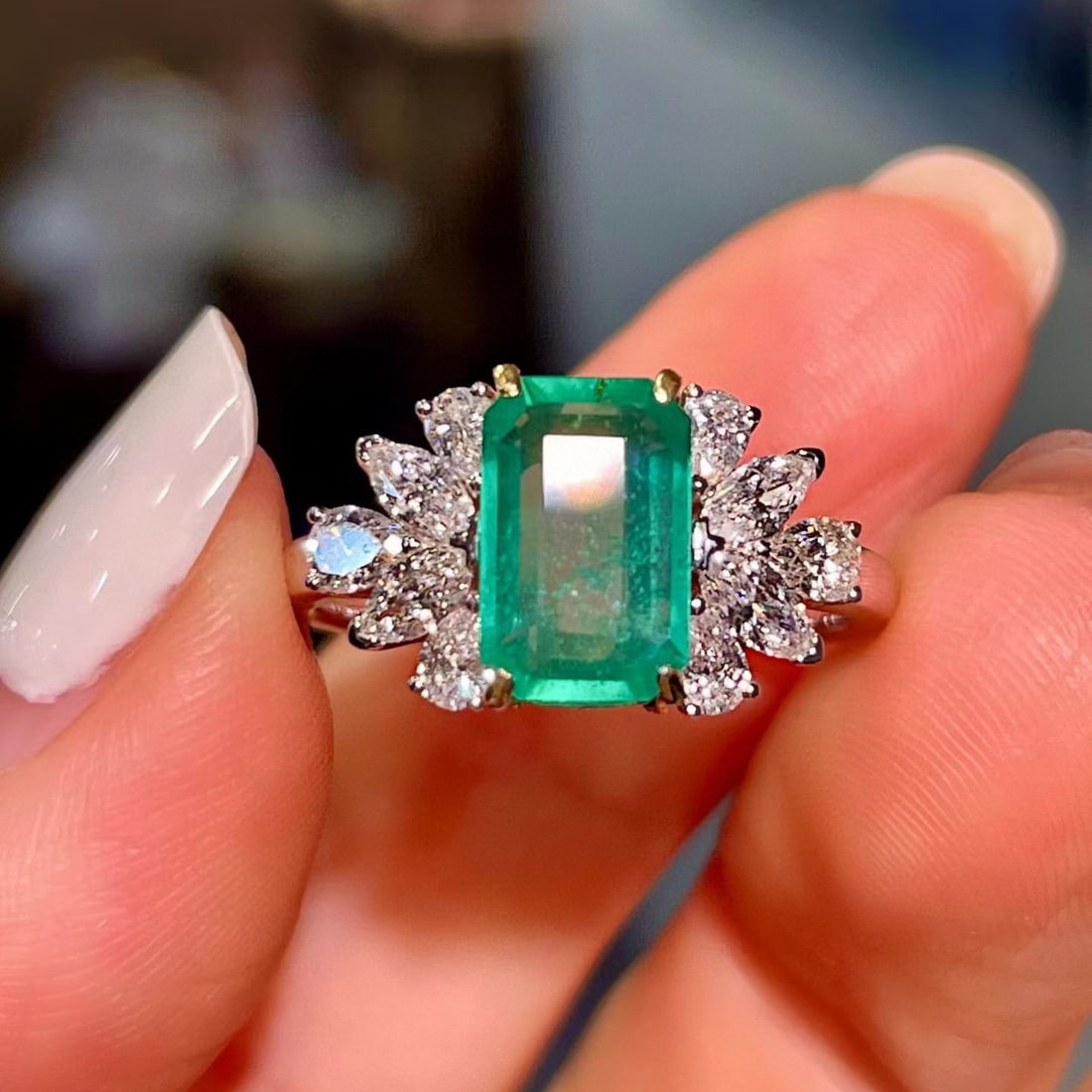 14k Gold 3.38 Ctw Natural Emerald & Diamond Ring: Ref:231066129 // gold content:14k gold // ring size:7. 25us // // main gemstone:emerald // shape:octagonal // carat weight:1. 95ct // color:green // treatment:natural // // adjacent gemstone 2 : diamo