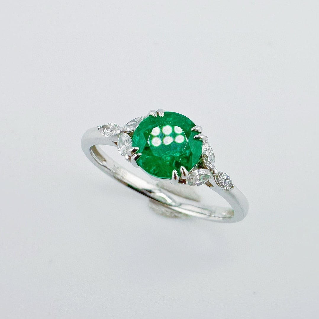 14k Gold 1.00 Ctw Natural Emerald & Diamond Ring - 3