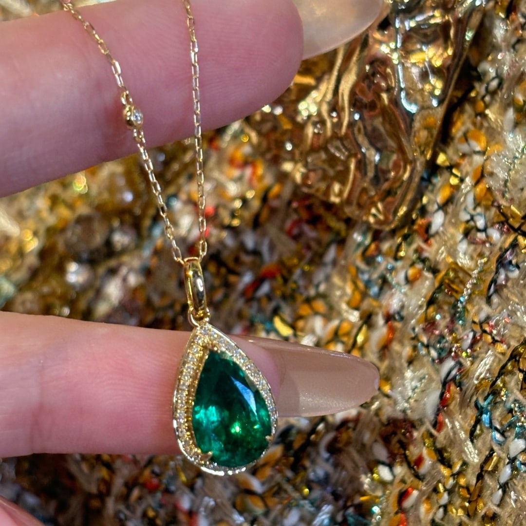 14k Gold 1.81 Ct Vivid Green Natural Emerald & Diamond Necklace - 3